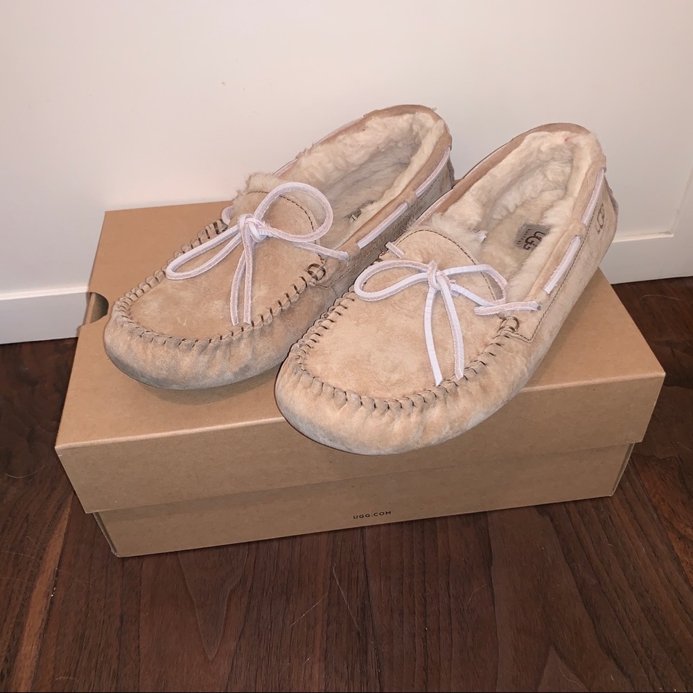 UGG Dakota slipper